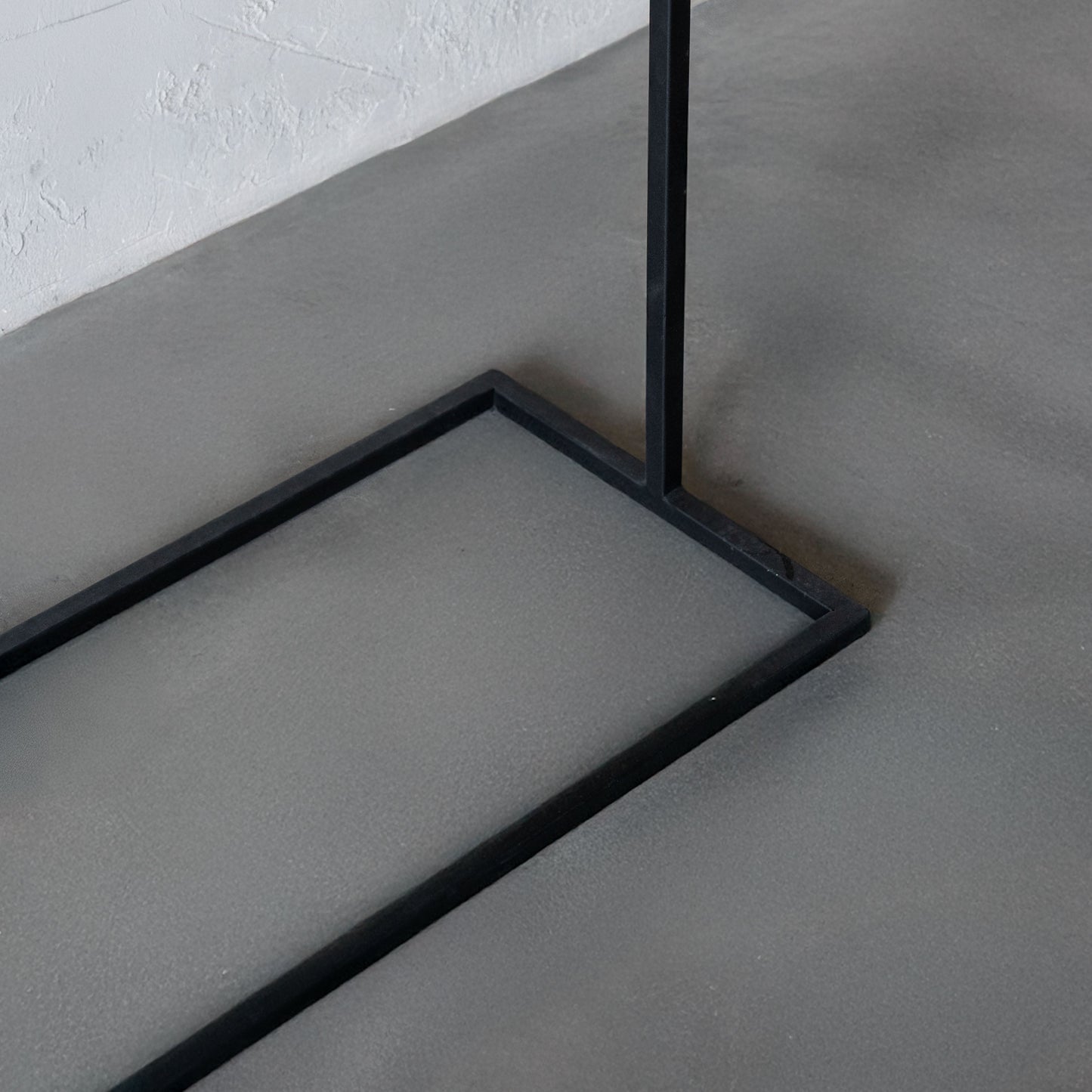 Reed Powder Coated Standing Floor Cloth Hanger