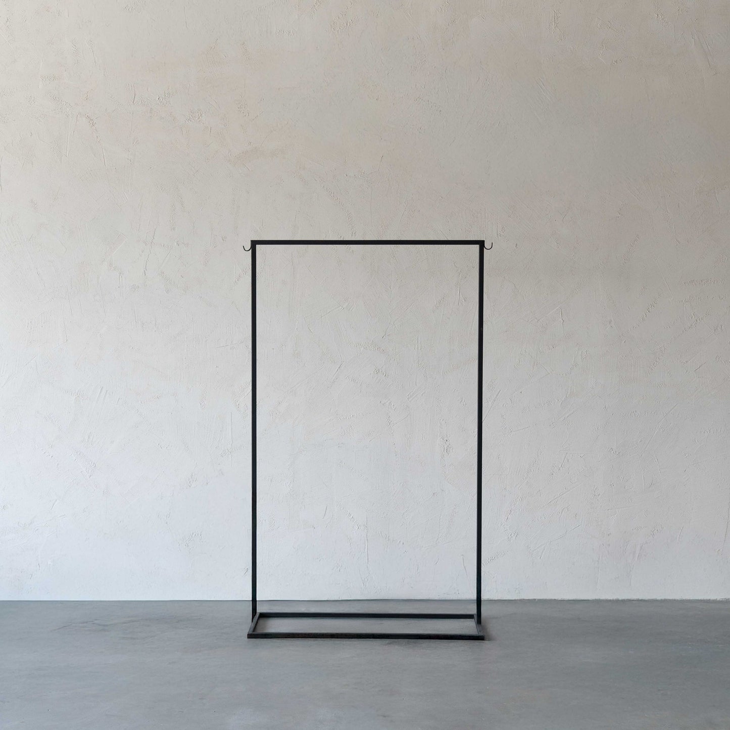 Reed Powder Coated Standing Floor Cloth Hanger
